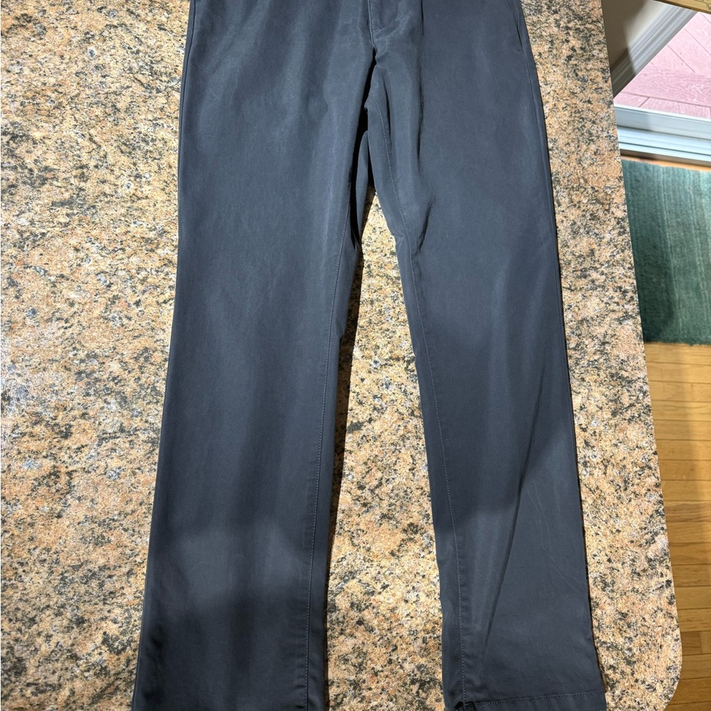 34 X 34 gray old navy pants. Never worn but washed.